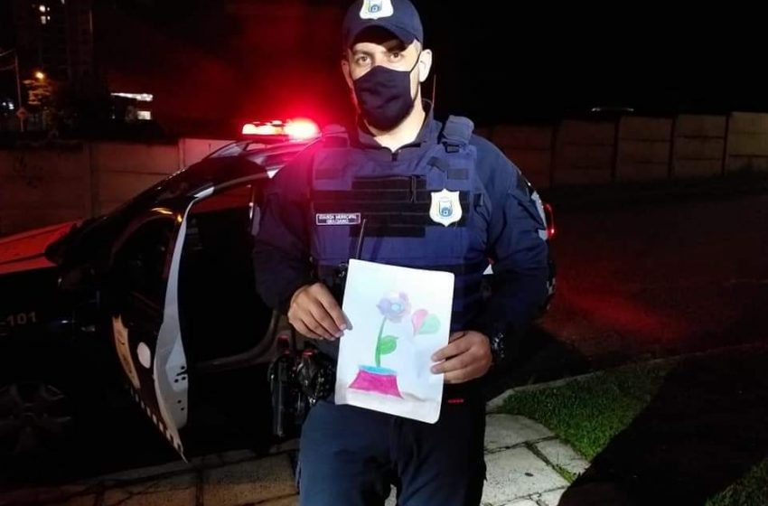  HOMENS QUE ABUSAVAM DE CRIANÇA E “MÃE” QUE LEVOU FILHA PRA SER ABUSADA EM TROCA DE DINHEIRO E DROGA VÃO PRESOS EM FLAGRANTE PELA GUARDA MUNICIPAL DE SÃO JOSÉ DOS PINHAIS NO CENTRO