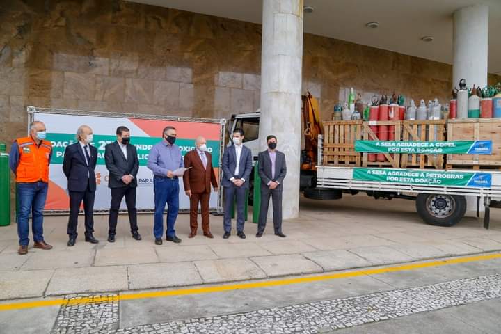  O Paraná recebeu os cilindros de oxigênio doados pela Petrobras e a Copel à Secretaria de Estado da Saúde do Paraná