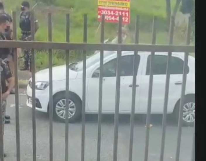  Dupla de Ladrões roubam carro bate de frente com BOPE e um marginal é  morto