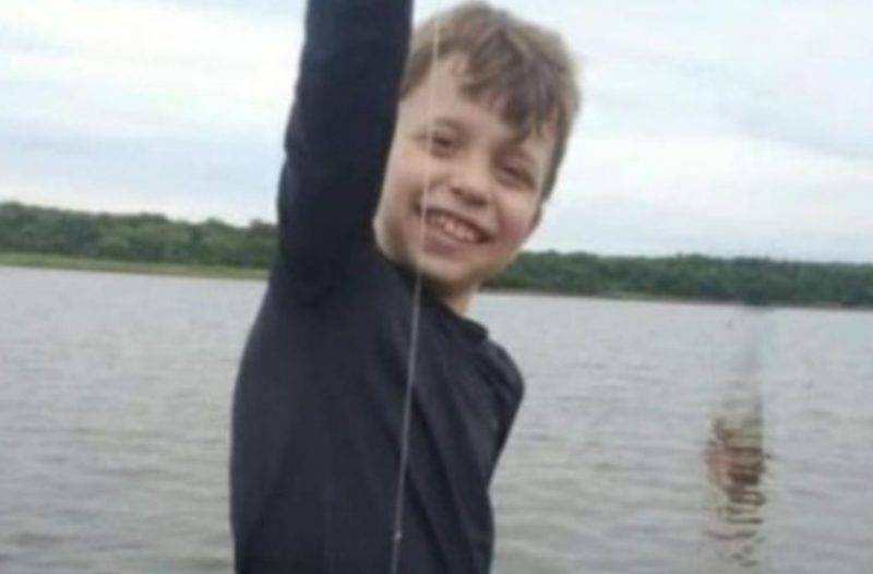  Após 10 dias desaparecido, corpo de garotinho é encontrado 15 km do local do acidente com embarcação no Rio Ivaí
