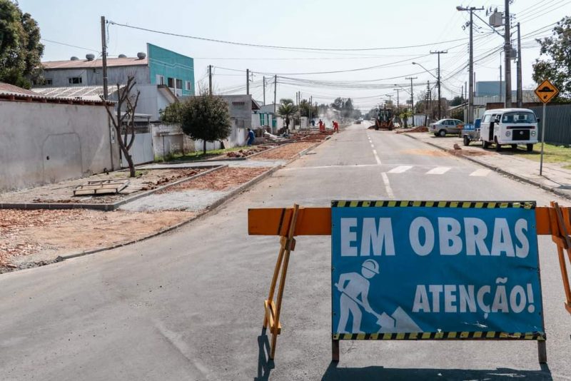  Prefeita Marli comemora o ritmo acelerado de obras em Pinhais