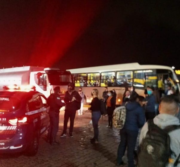  Terror dentro de ônibus! Bandidos armados promovem arrastão em ônibus Ligeirinho Curitiba/Campo Largo