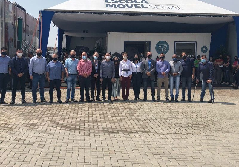  Defensora da capacitação profissional Fátima de Paula comemora chegada  Carreta móvel de cursos no Guatupê