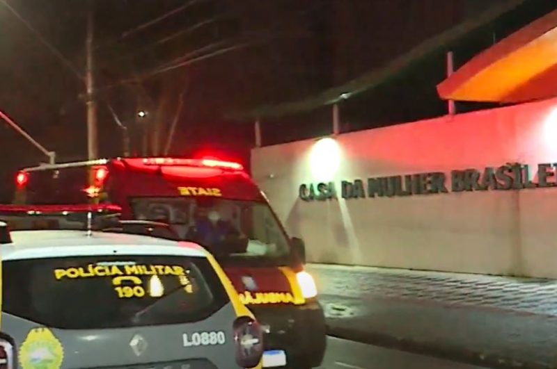  Jovem é preso após agredir a mãe em posto de combustível na frente do irmão menor