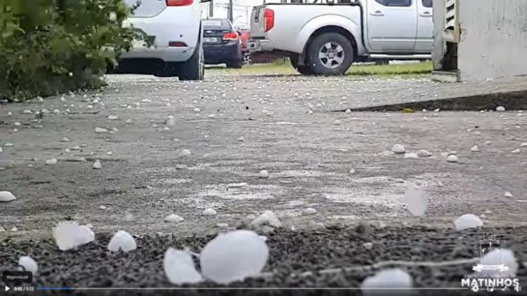  Temporal com ventos de 62 km/h assusta moradores no Litoral; Curitiba tem 2º dia mais quente do ano