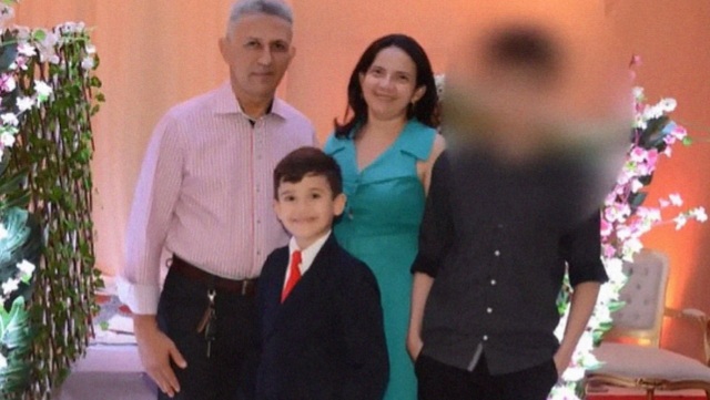  Adolescente de 13 anos mata mãe e irmão mais novo após cobrança sobre rendimento escolar