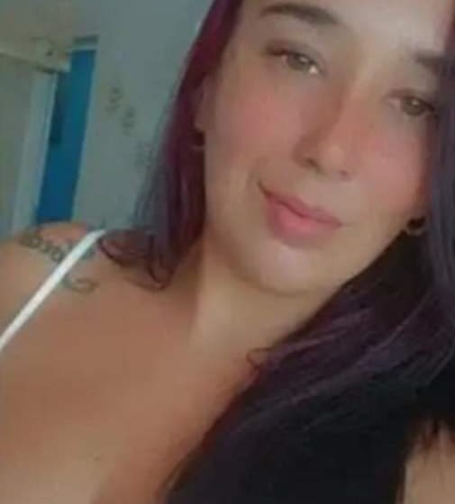  MULHER É MORTA A TIROS NA FRENTE DOS FILHOS EM PARANAGUÁ