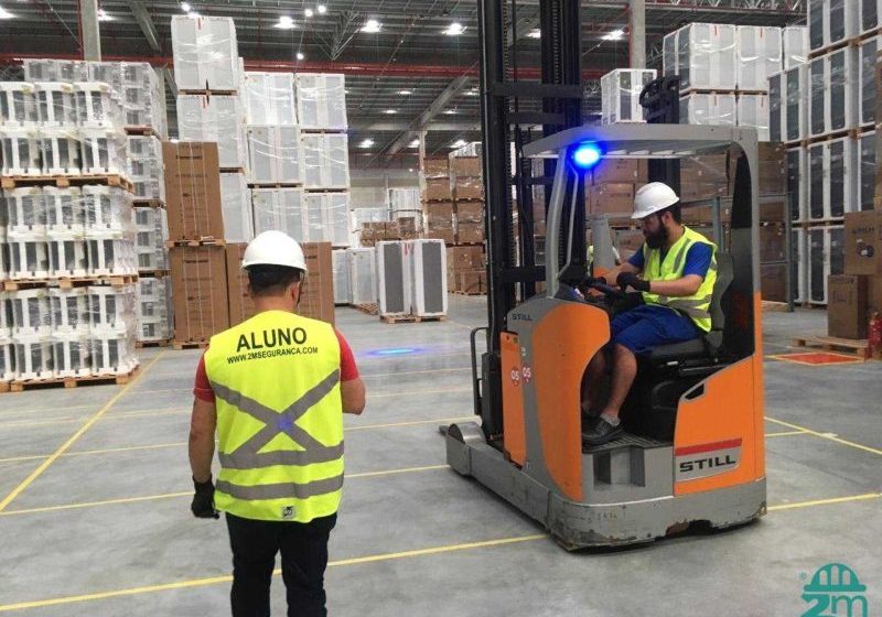  Novo curso gratuito de operador de empilhadeira e plataforma retrátil é ofertado em São José dos Pinhais