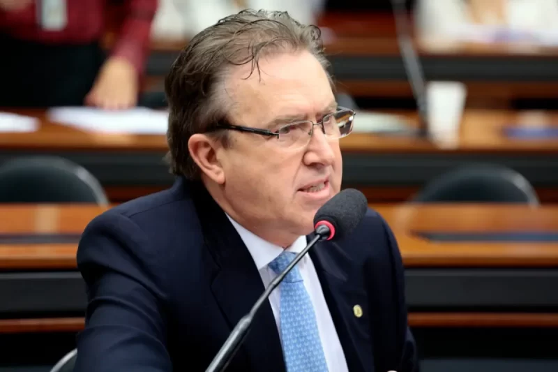  Deputado Luciano Ducci pede explicações ao DNIT sobre liberação total da BR277