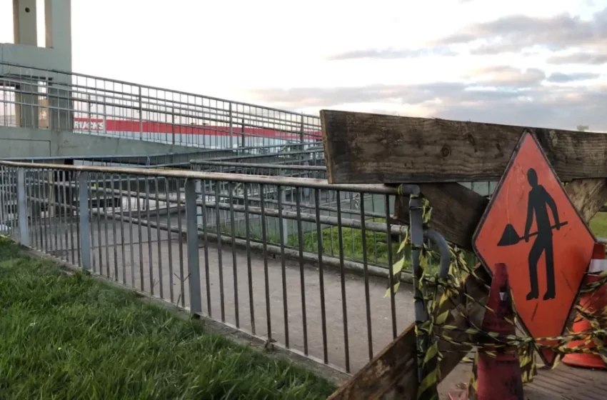  BR-116 continua interditada após caminhão bater em passarela