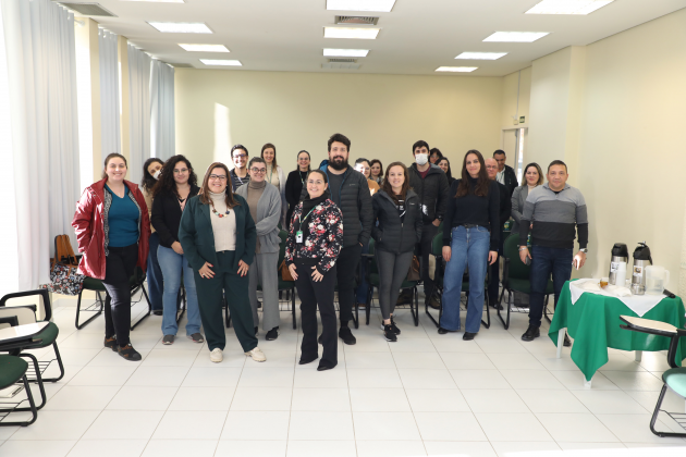  Pinhais; Prefeitura de Pinhais apresenta novos médicos