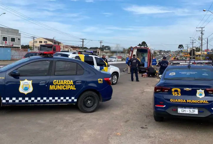  Mulher é atropelada e fica em estado grave ao tentar atravessar BR-376, em São José dos Pinhais