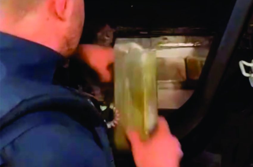  PRF apreende 65 quilos de cocaína escondidos sob o assoalho de carro na BR-277, em SJP