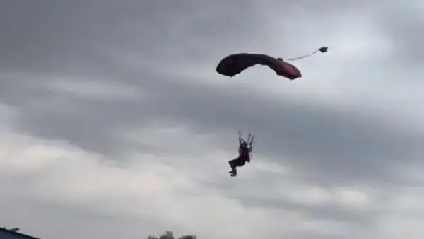 Homem morre após ser atingido por paraquedista em São Paulo, Assista o vídeo!