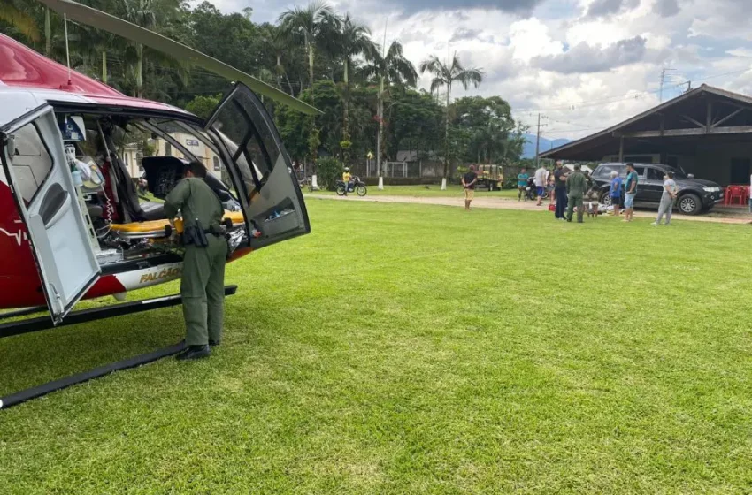  Homem de 55 anos cai de cachoeira e sofre traumatismo craniano em Guaratuba; helicóptero foi acionado
