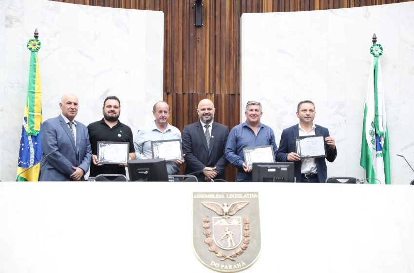  Deputado Thiago Bührer celebra os 73 anos de Tijucas do Sul em sessão solene na ALEP