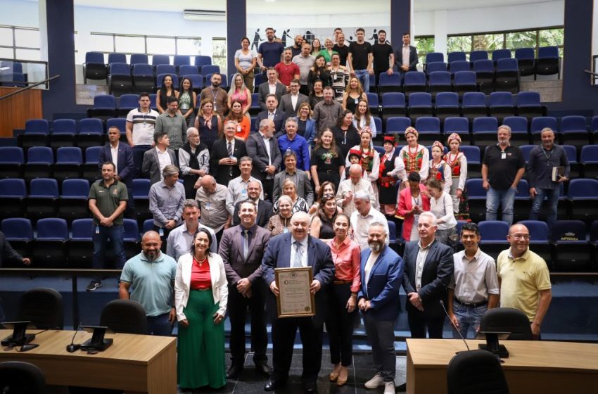  Rafael Greca Recebe Título de Cidadão Honorário de São José dos Pinhais