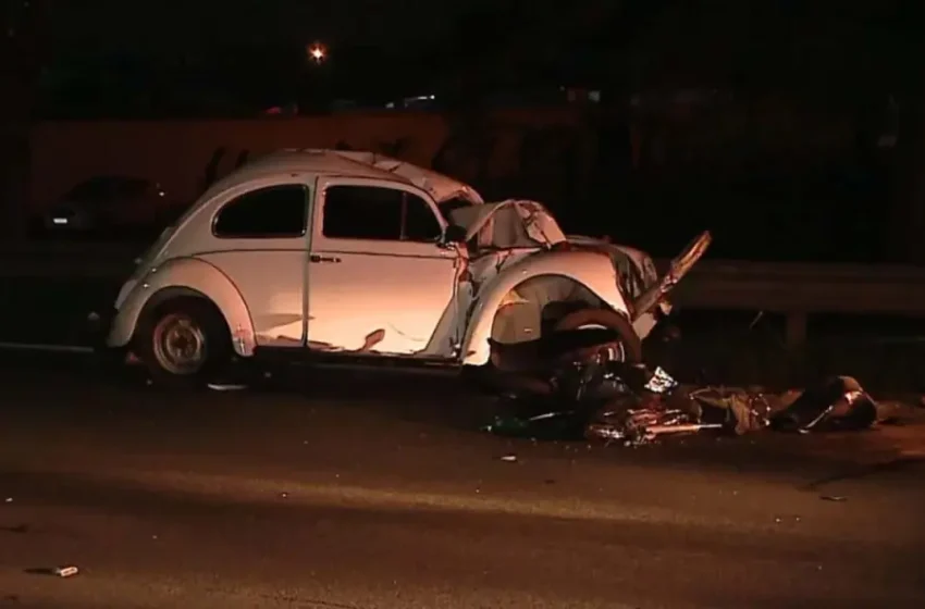  Motociclista morre após ser atingido por Fusca na Linha Verde, em Curitiba