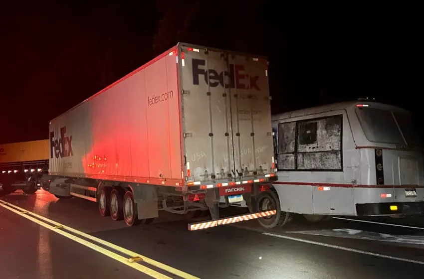  Grave acidente na BR-116 em Mandirituba deixa nove feridos