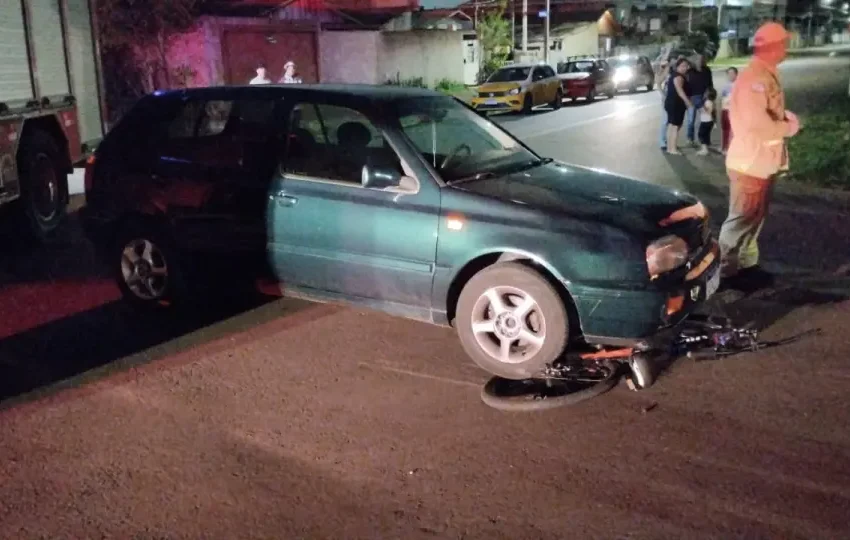  Adolescentes são atropelados por carro enquanto andavam de bicicleta no Cajuru