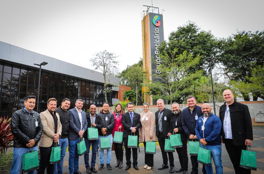  Vereador Andrei Gondro e demais parlamentares visitam a fábrica do Boticário em São José dos Pinhais