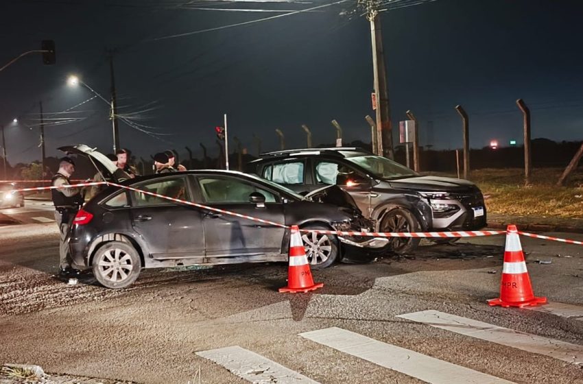  Motorista sem pneu causa acidente após perseguição e confessa uso de drogas em São José dos Pinhais