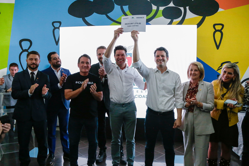  Curitiba recebe R$ 34,8 milhões para obras de pavimentação