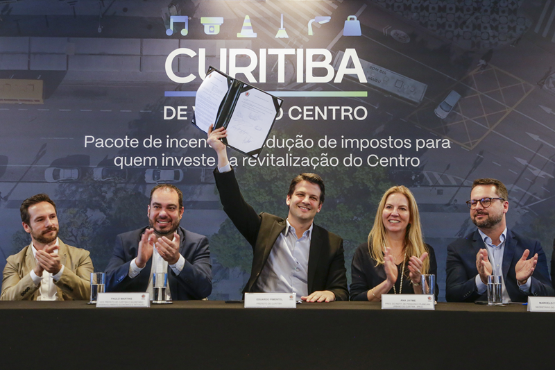  Prefeito Eduardo Pimentel lança pacote inédito de incentivos para revitalizar o Centro de Curitiba