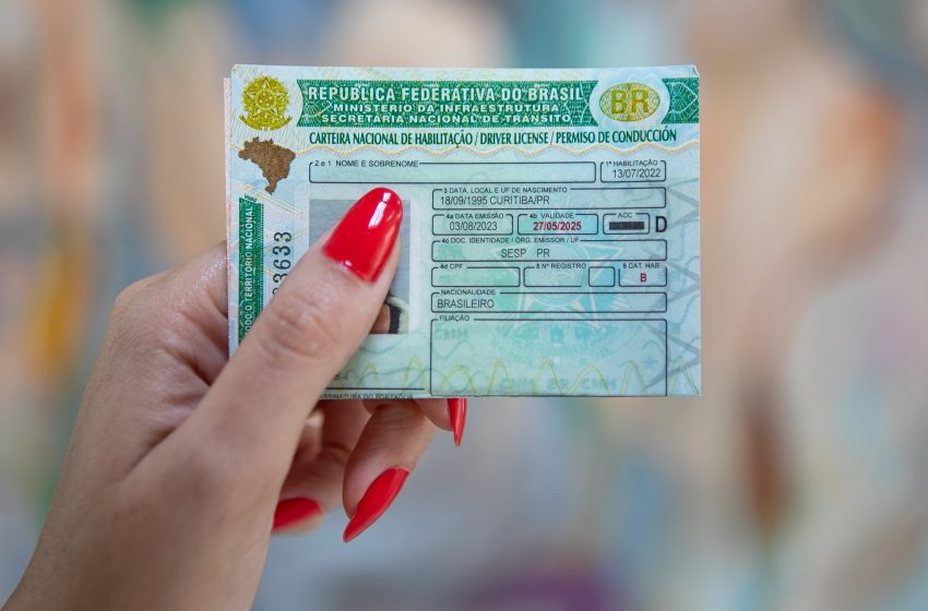  Ratinho Junior sanciona lei que cria o programa CNH Social no Paraná