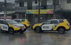  Venezuelano morre após ser contido por populares durante surto no bairro Pinheirinho, em Curitiba