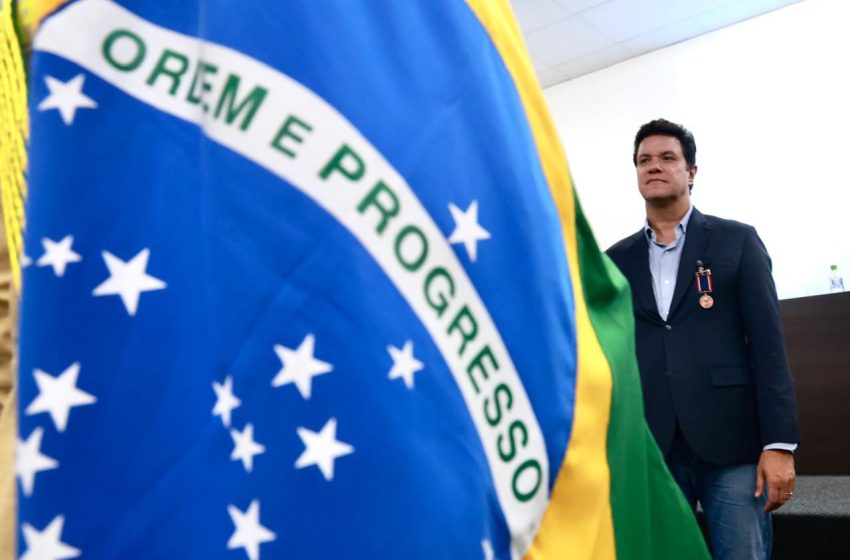  Guto Silva é homenageado pelo Corpo de Bombeiros por atuação em Rio Bonito do Iguaçu