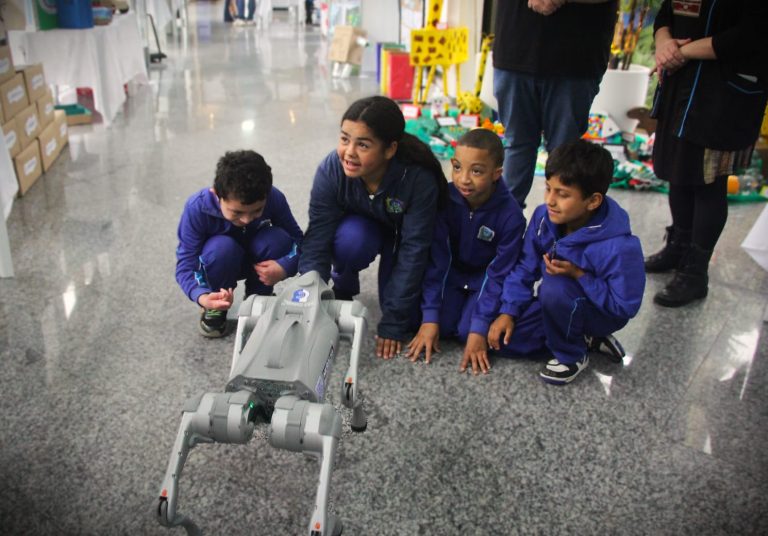  São José dos Pinhais implanta Educação Digital e Midiática na rede municipal