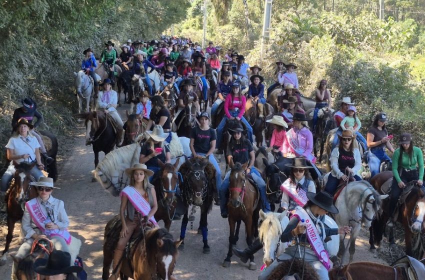  Cavalgada do Batom reúne multidão e fortalece turismo em São José dos Pinhais