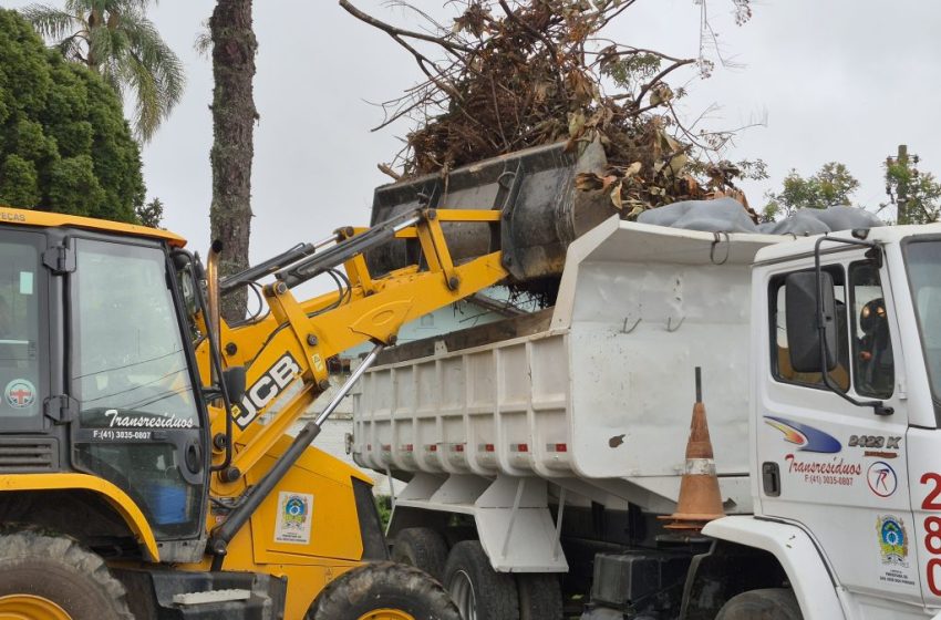  Mutirão de limpeza no Rio Pequeno reforça combate a doenças e promove qualidade de vida