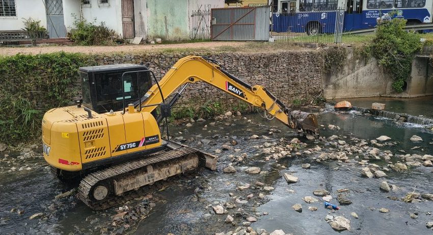  Prefeitura junto a secretaria de Obras intensifica limpeza e conservação do Rio Avariu na Colônia Rio Grande