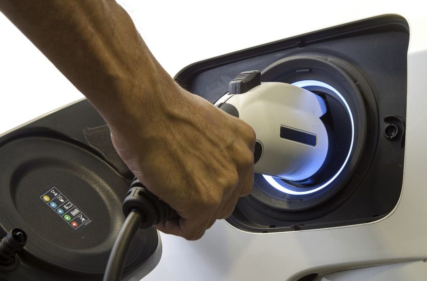  Carros elétricos ganham força com alta dos combustíveis e lideram vendas no Brasil pela primeira vez