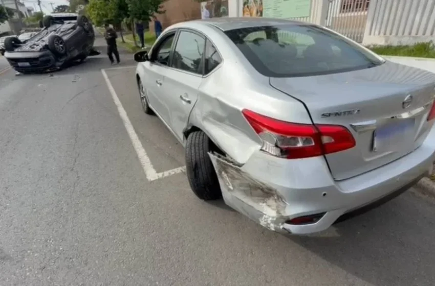  Motorista fica ferida após capotamento no bairro Aristocratas em São José dos Pinhais