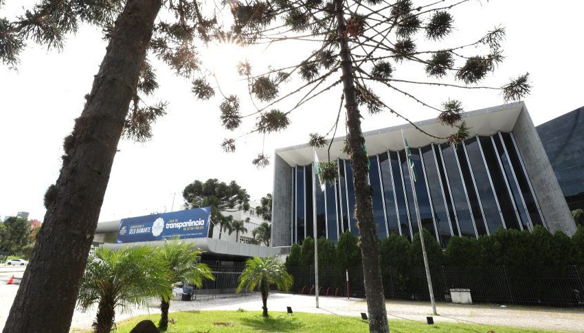  Janela partidária movimenta 37% da Alep e altera cenário político no Paraná