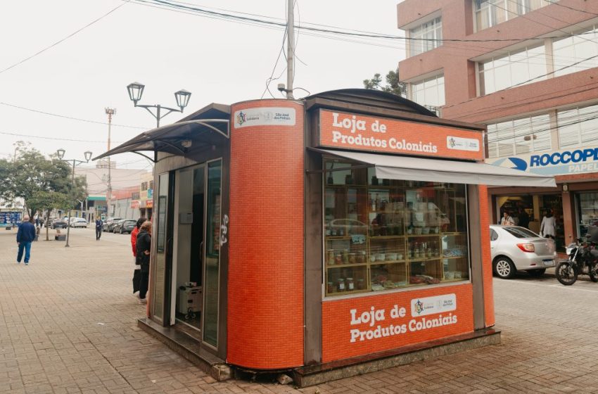  Loja da Economia Solidária é reaberta no Centro de São José dos Pinhais