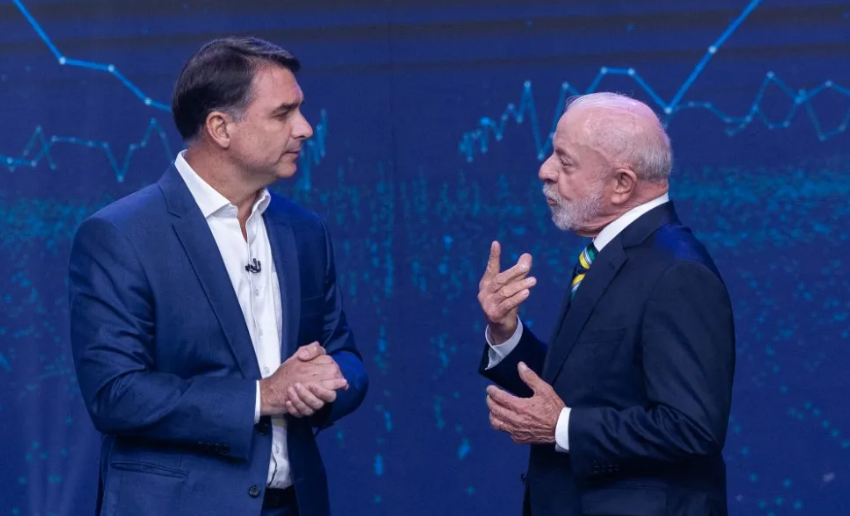  Lula e Flávio Bolsonaro participam de debate presidencial na TV Globo nesta sexta-feira (23)